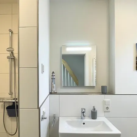 Dom wakacyjny Am Kutterhafen 18a - Blaue Haus