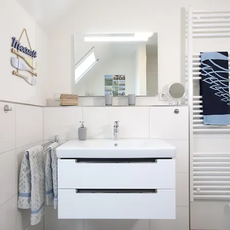 Am Kutterhafen 18a - Blaue Haus Dom wakacyjny *