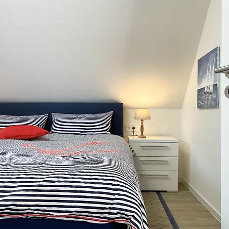 Semesterbostad Am Kutterhafen 18a - Blaue Haus *