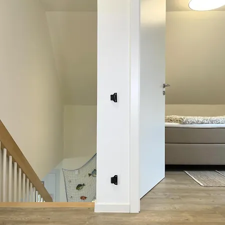 Dom wakacyjny Am Kutterhafen 18a - Blaue Haus Fedderwardersiel